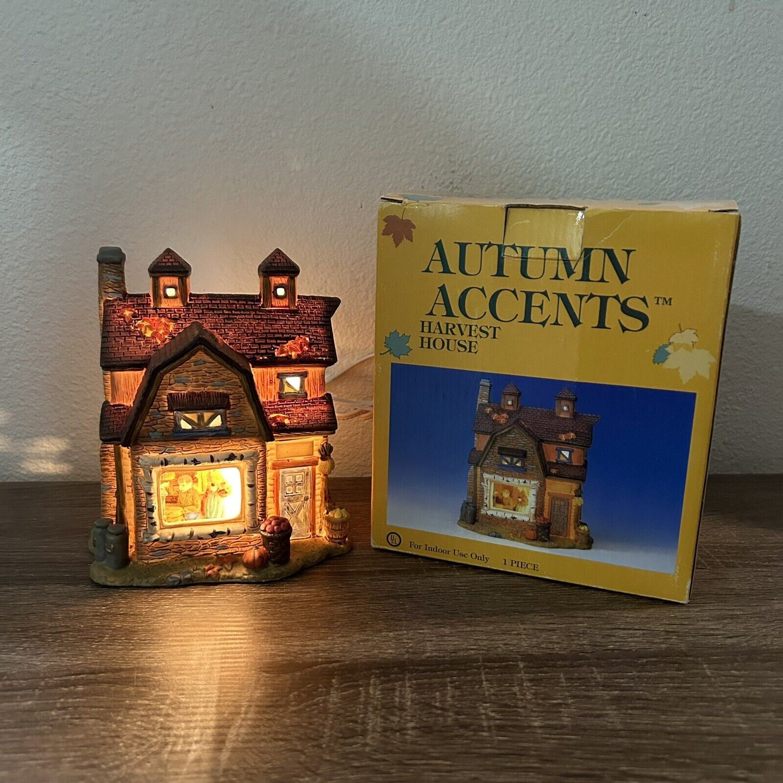 Vintage Lighted Porcelain Harvest House 2000 by Autumn Accents In Box