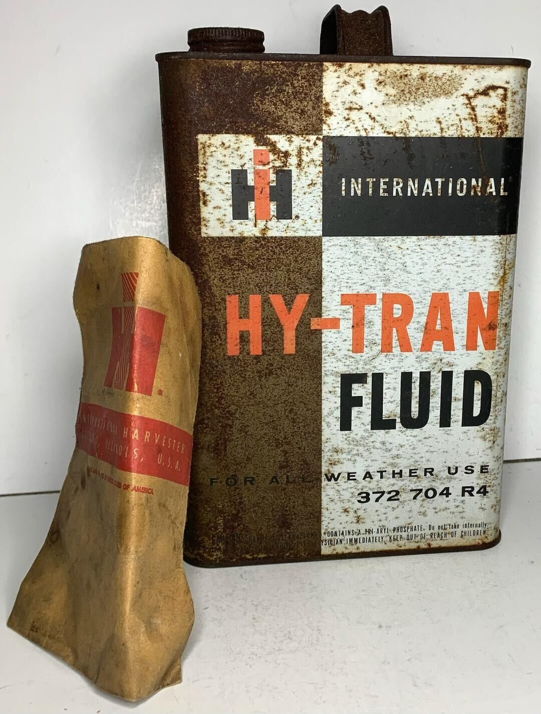 60s VINTAGE INTERNATIONAL HARVESTER TRACTOR OIL CAN ONE GALLON FLUID w/envelope