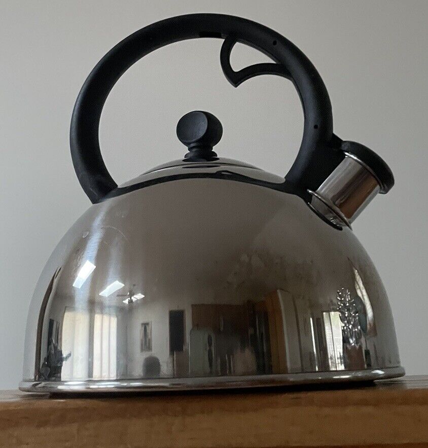 TQQQ01 Farberware Whistling Tea Kettle