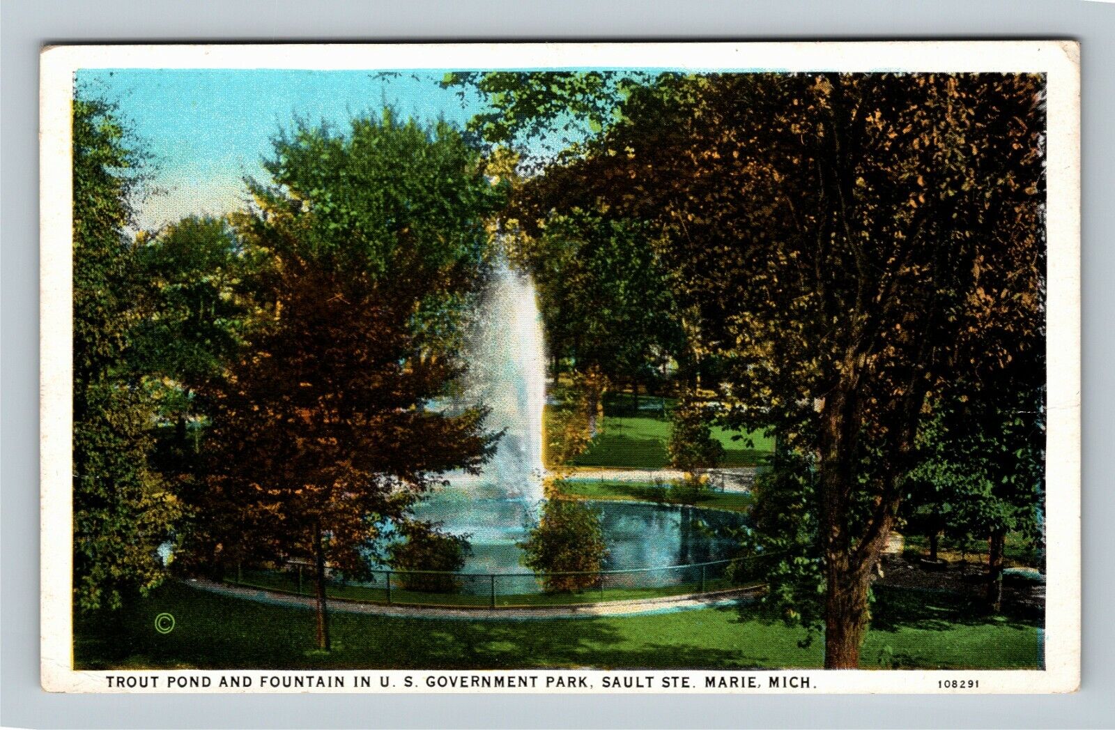Sault Saint Marie, Government Park Trout Pond Fountain Michigan Vintage Postcard