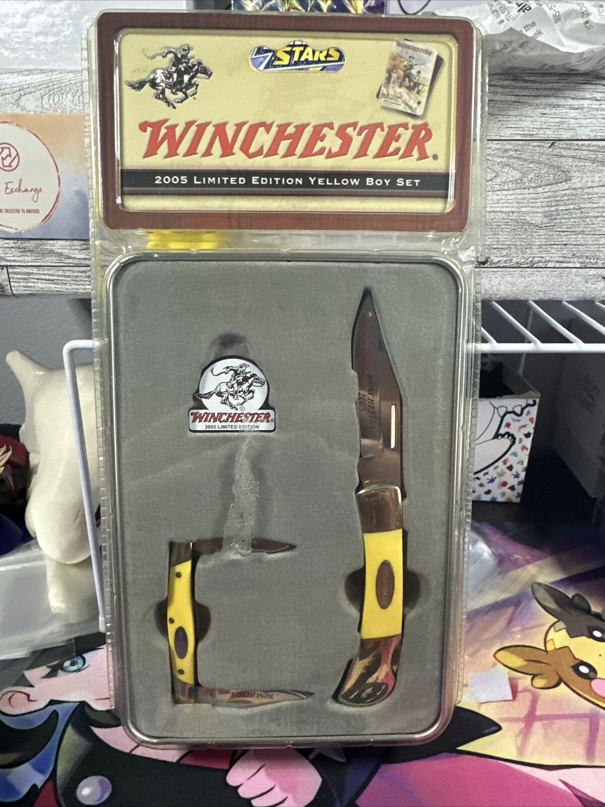 2005 Limited Edition Winchester 2 Knife Yellow Boy Set In Tin In Package NEW