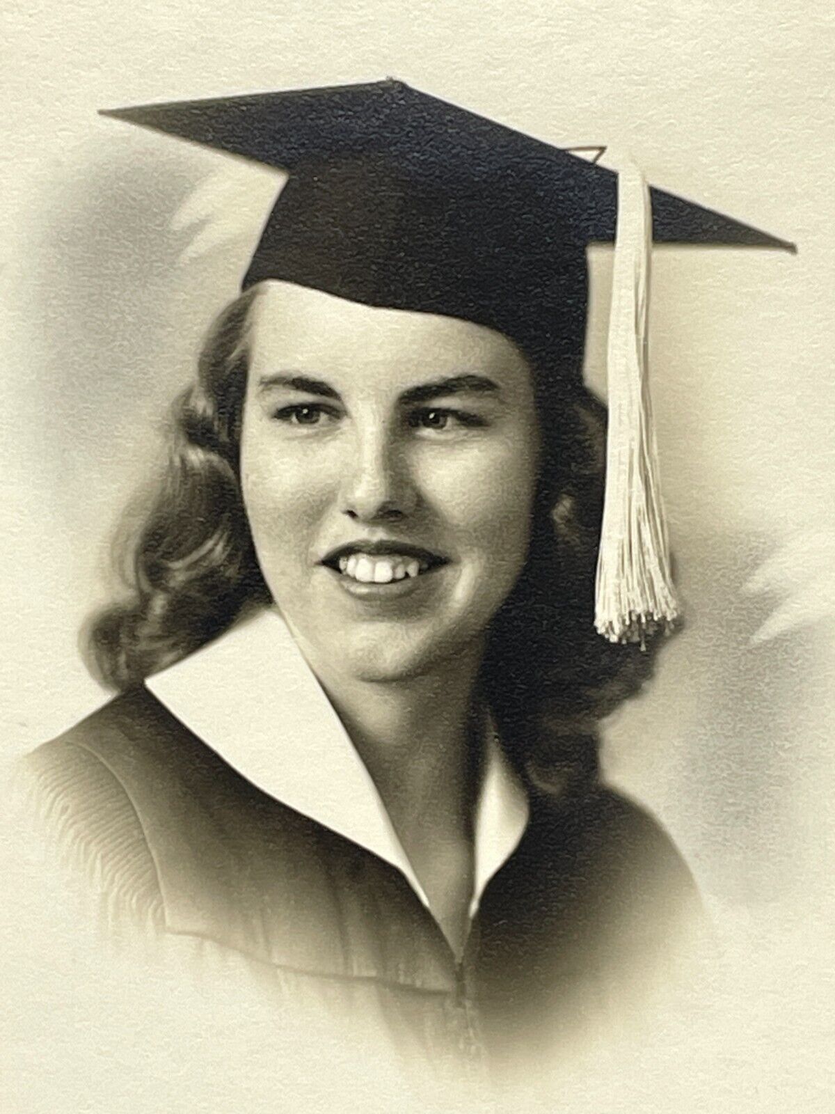 J9 Photograph 1940's Woman  Graduation Class School Photo