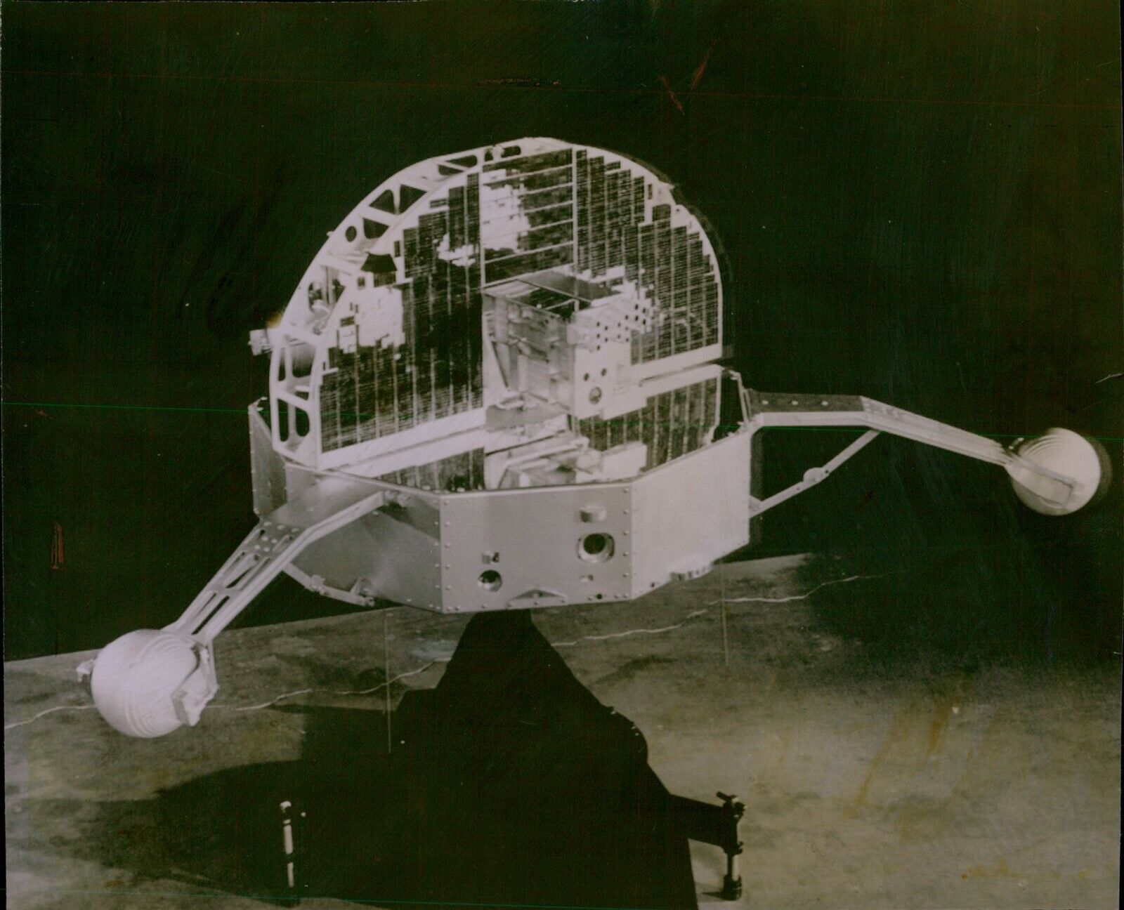 LG852 1962 Wire Photo MISSILE PLATFORM SOLAR ORBIT Concept Scale Model Design