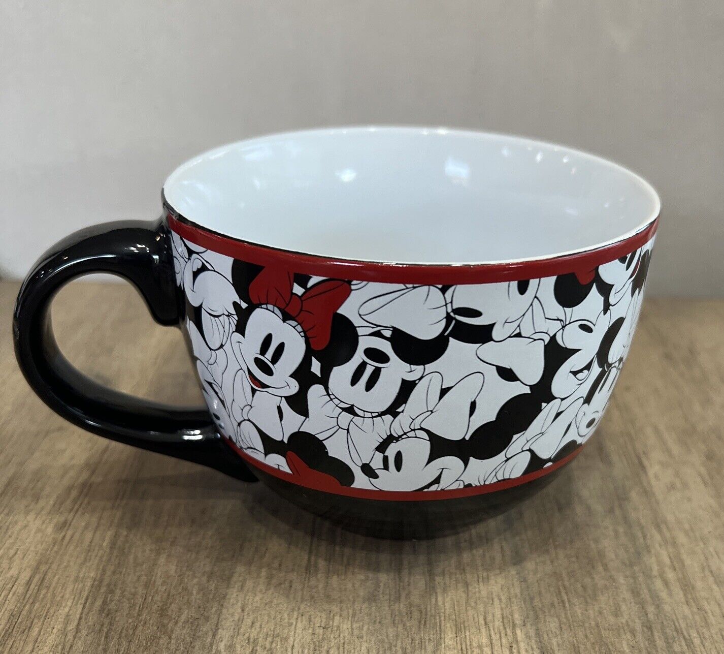 Disney Vintage Minnie Mouse Jumbo Soup Mug 24 Oz Black/white/red