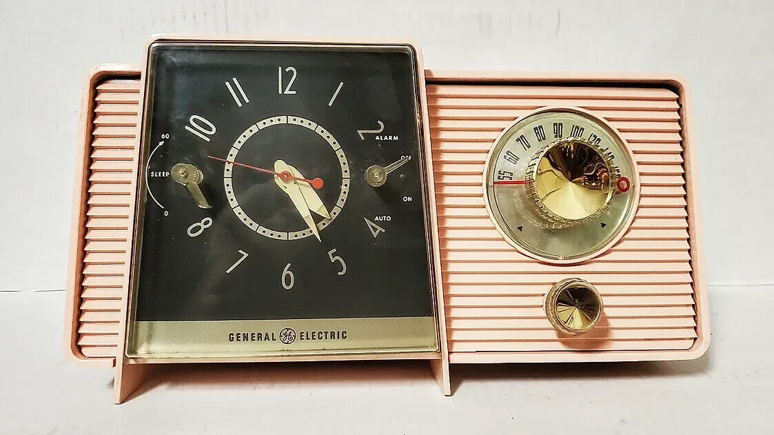 1958 General Electric C406 Atomic Clock AM Radio Pink Mint Condition