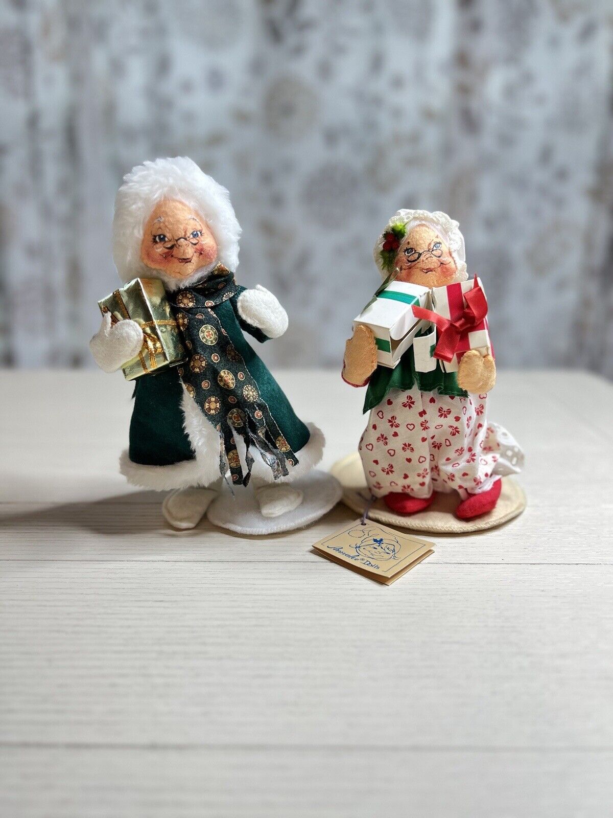 Vintage Annalee Dolls 7.5” Set Of 2 Ladies Holding Christmas Presents