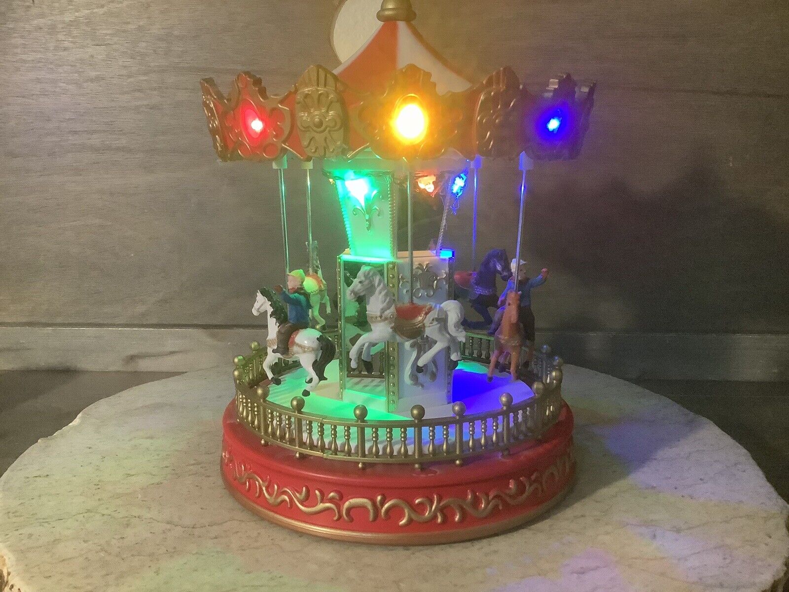2021 Avon Christmas Carousel Light Up - GREAT PREOWNED MUSIC AND LIGHTS UP 