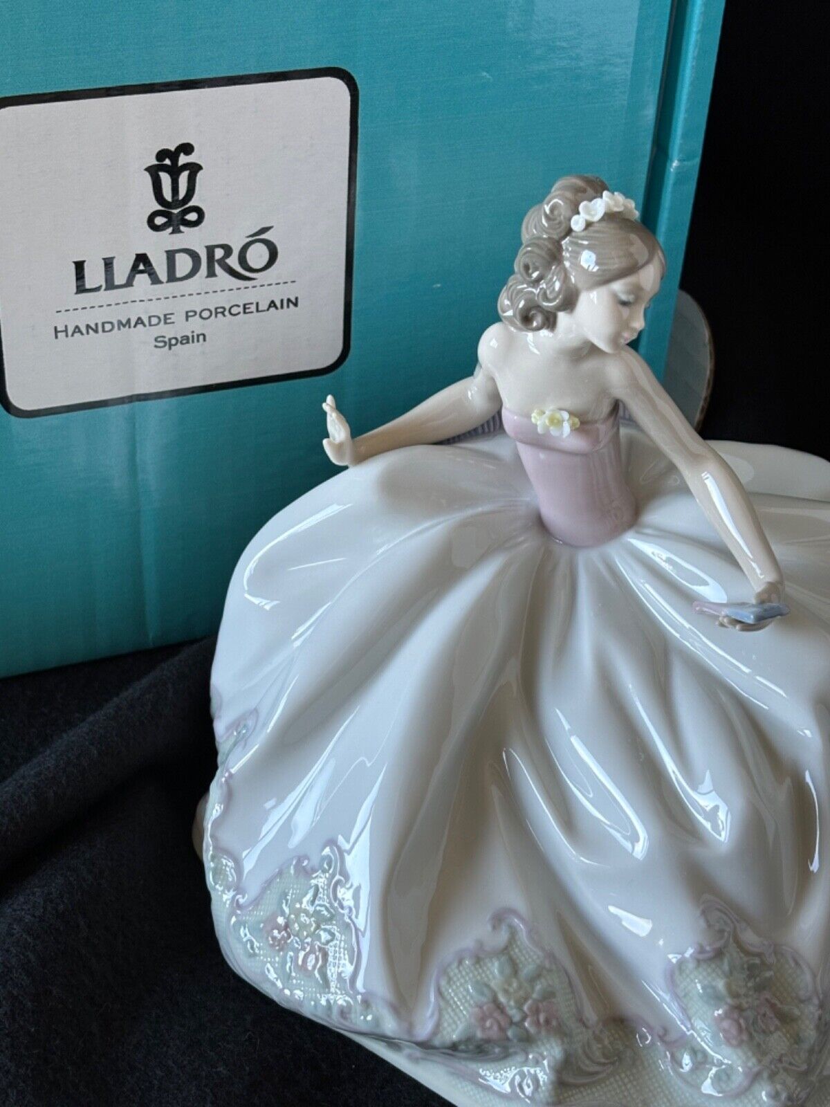 LLADRO “ AT THE BALL”  #5859 Beautiful Lady Dressed In Gown Trimmed in Flowers