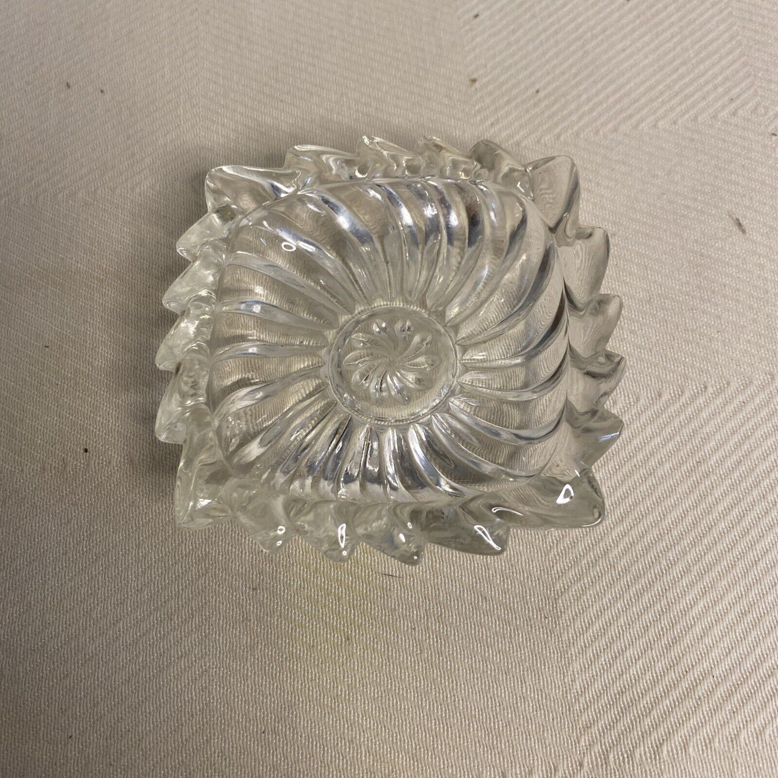 Vintage Mid Century Crystal Glass Pinwheel Swirl Ashtray Tobacciana 1940-1950's