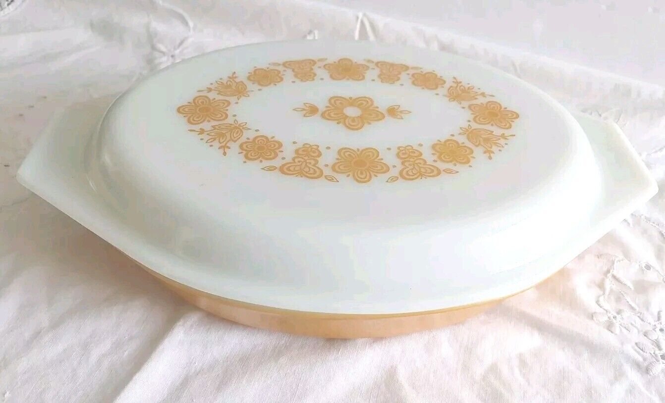 Vintage Pyrex Gold Butterfly Divided Casserole Baking Dish 1QT