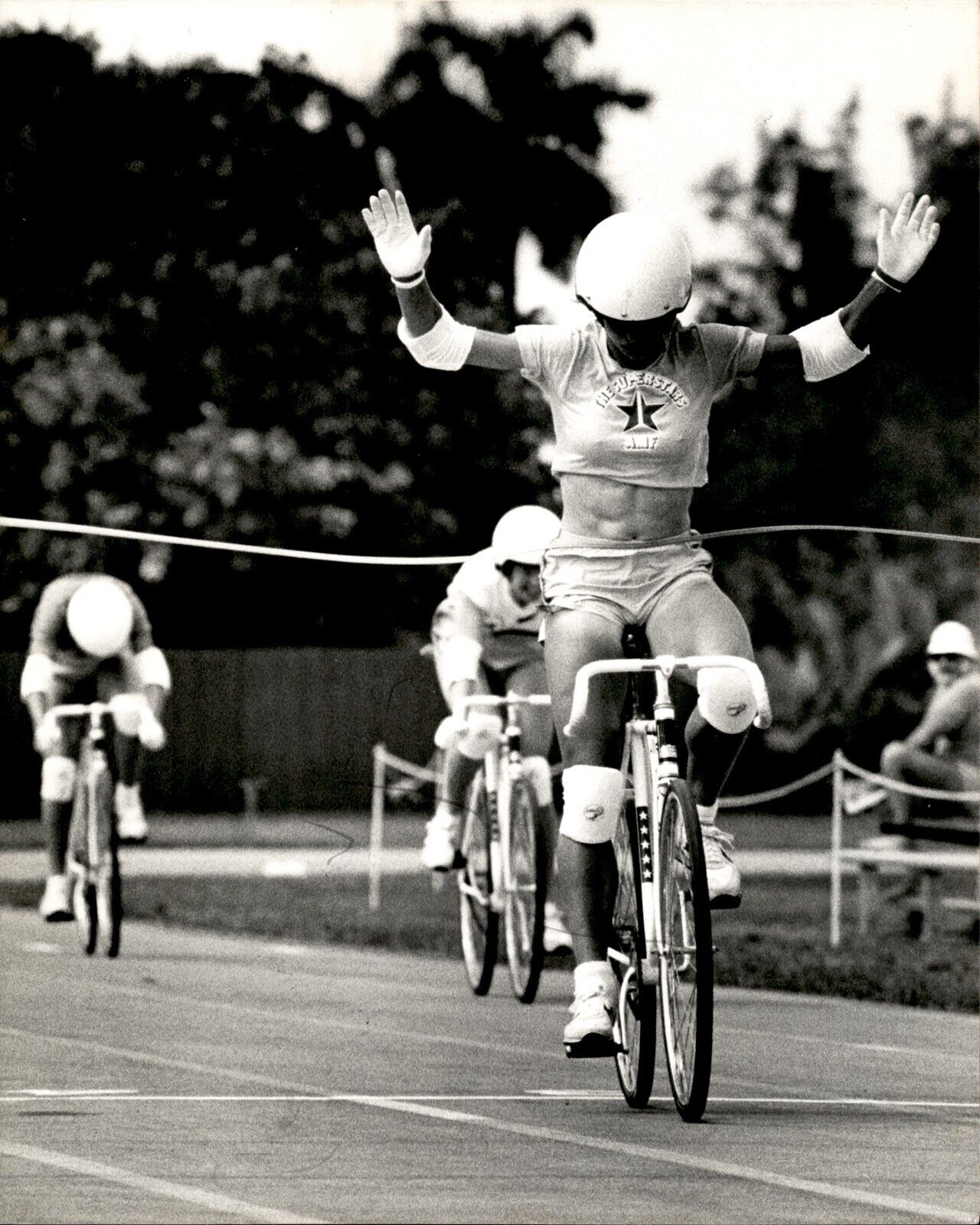 LG71 1982 Original Photo MARTINA VRANATILOVA WINS BIKE RACE OF WOMEN\'S SUPERSTAR