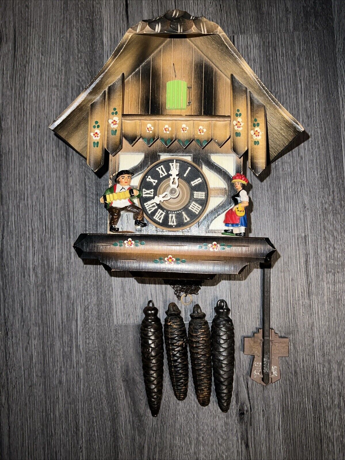 Vintage West Germany cuckoo clock Antique E. Schmeckenbecher 1974 25-hour
