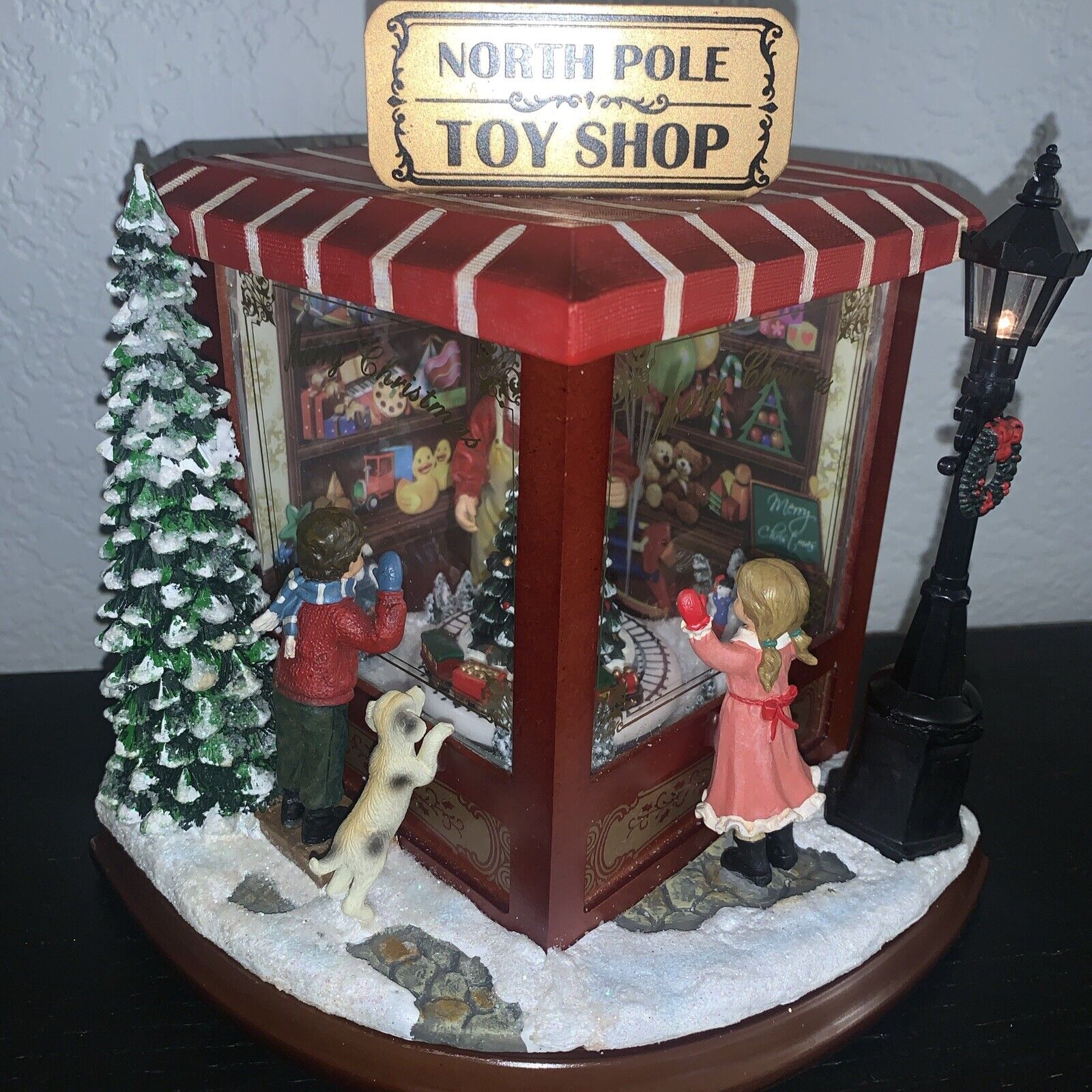 Roman Amusements Santa Claus North Pole Toy Shop Light Up Christmas Music Box