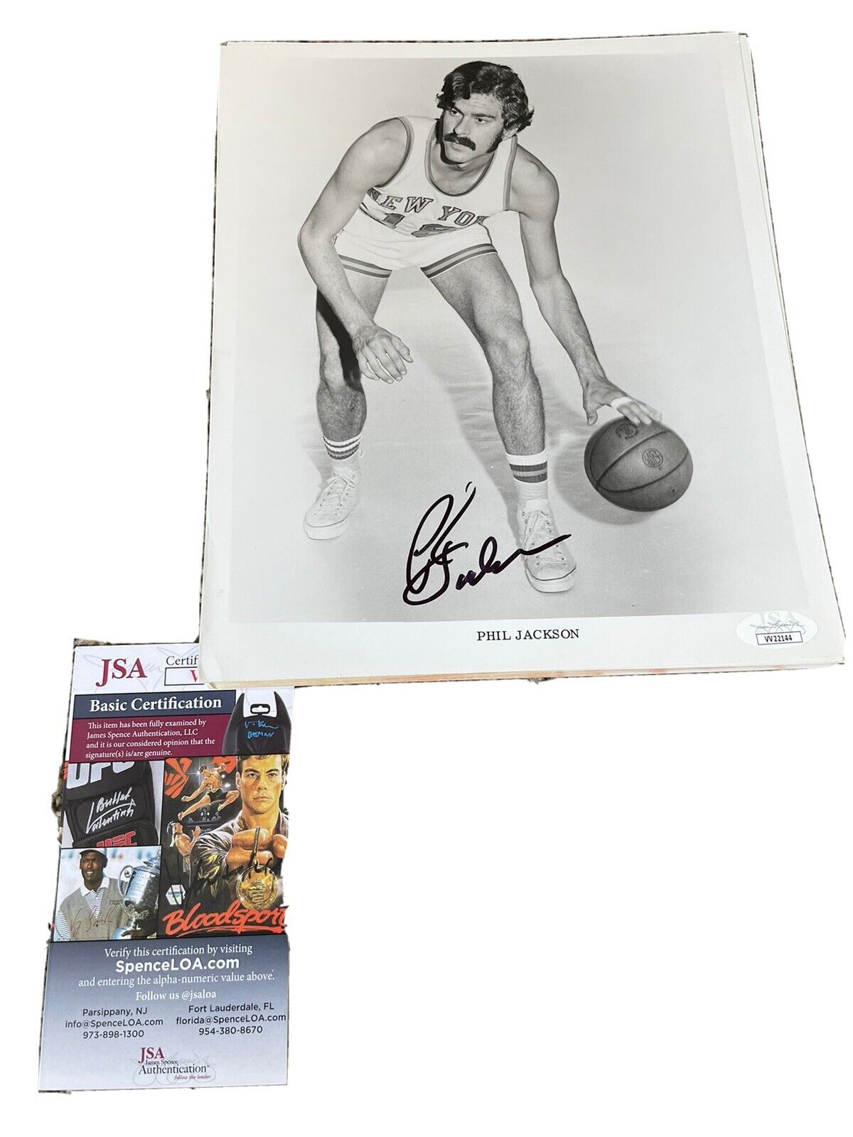 Phil Jackson Signed 8 X10 Photo Knicks Basketball JSA COA Bulls Lakers 3