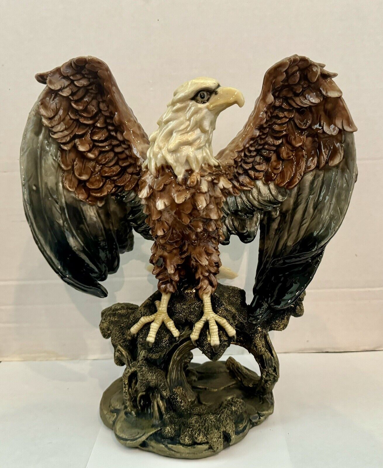 Beautiful High Gloss Bald Eagle Resin Figurine Statue Heavy    10”L x 6”W x 12”H