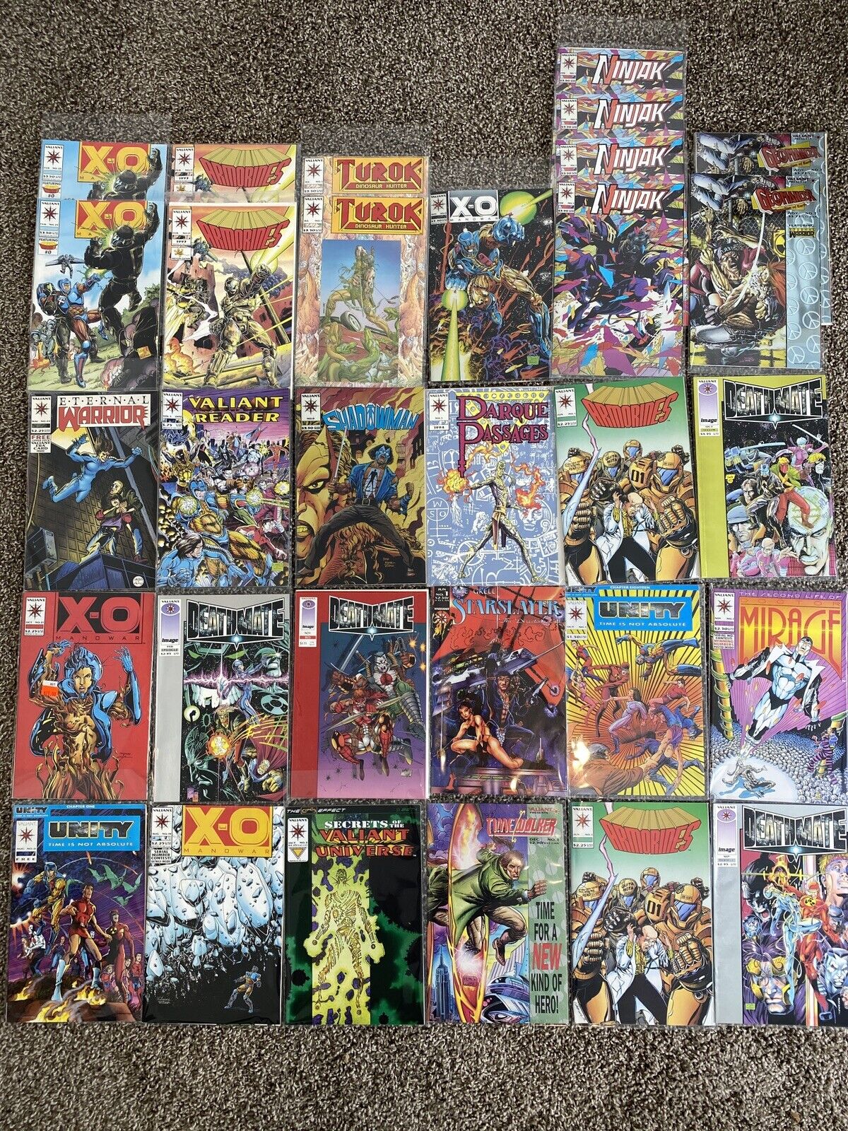32 Great Condition Valiant Comic Book Lot. With Magnus Robot Fighter AUTO. W/COA