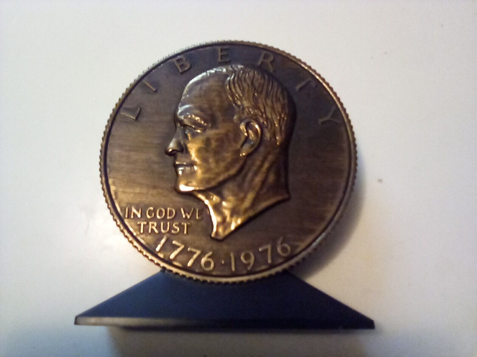Vtg 1976 United States Bicentennial Commemorative Coin Bank Eisenhower Dollar
