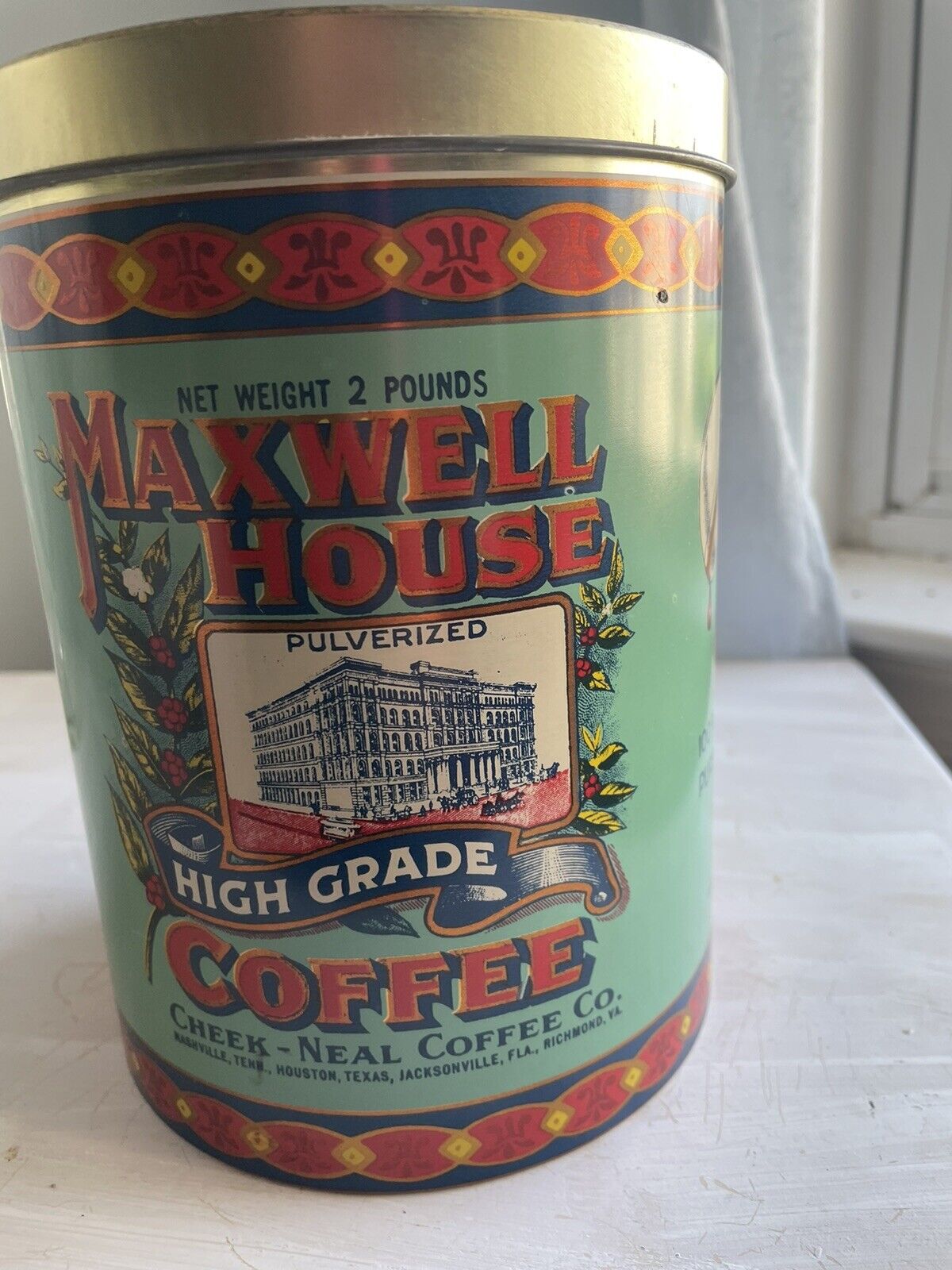 Vintage Maxwell House Coffee Tin-Beautiful Condition And Colors