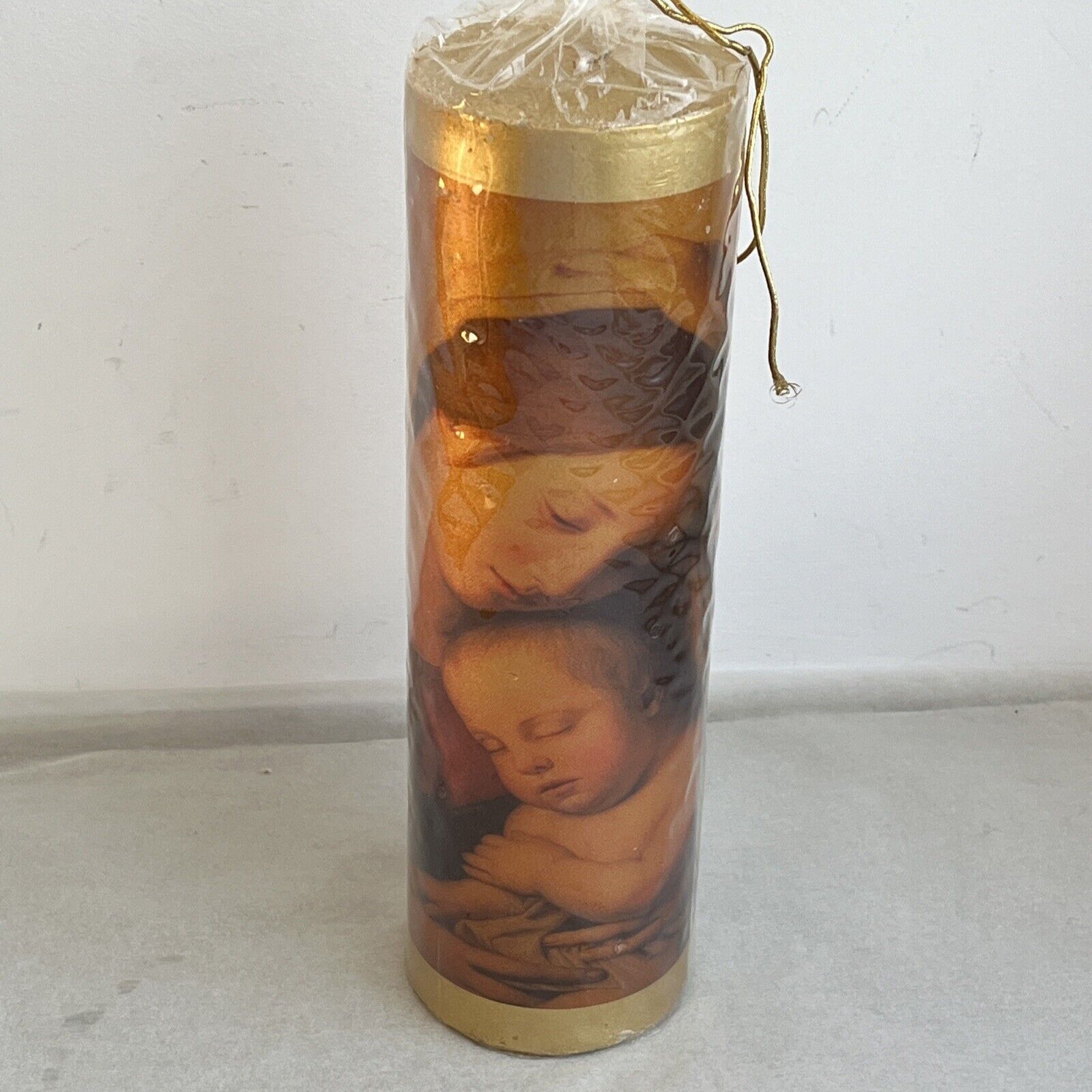 Madonna + Child Pillar Candle Enesco Vintage Rosalind Walshe 10\