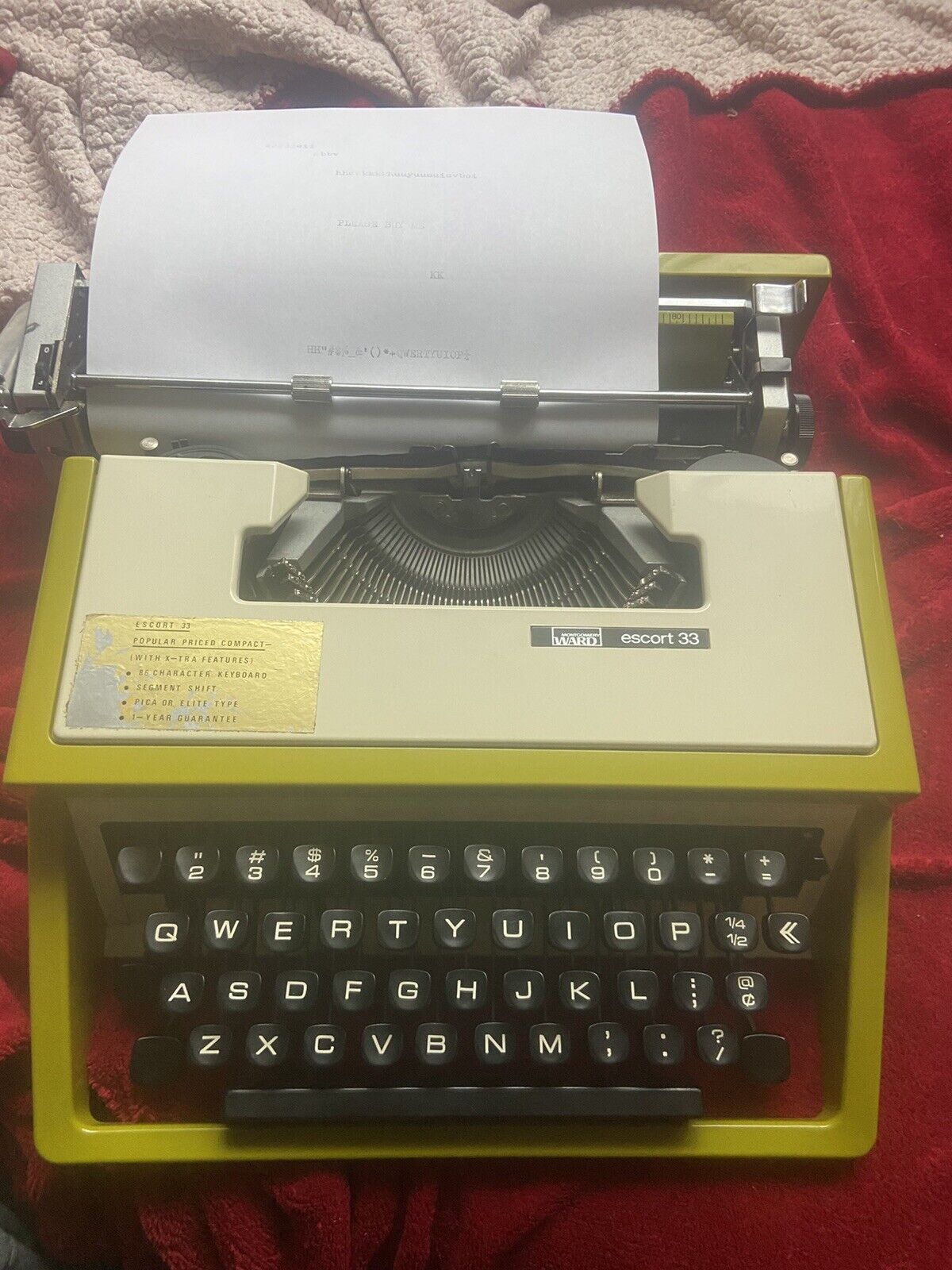 Montgomery Ward Typewriter escort 33 VINTAGE With Case