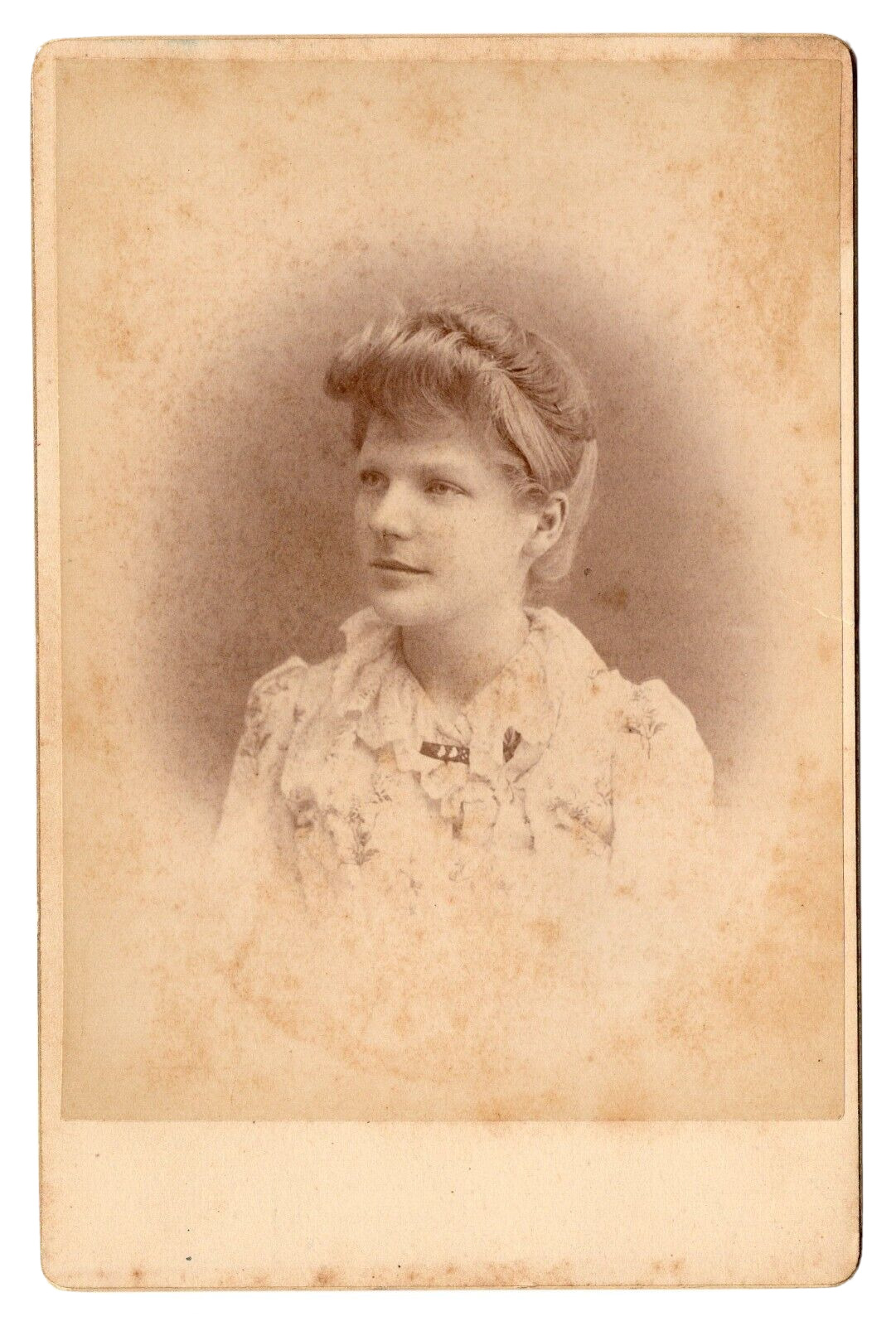Antique Victorian 1890s YOUNG WOMAN UPSWEPT HAIR Cabinet Card