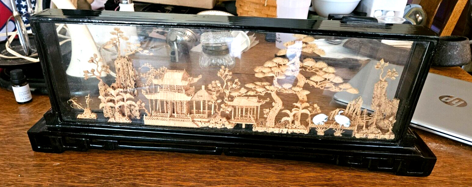 VINTAGE 1940s CHINESE HAND CARVED CORK DIORAMA IN CASE