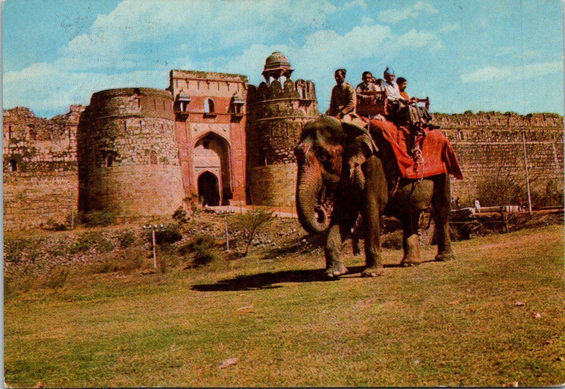 VINTAGE CONTINENTAL SIZE POSTCARD PURANA QUILLA FORT AND ELEPHANT TRANSPORT 1977