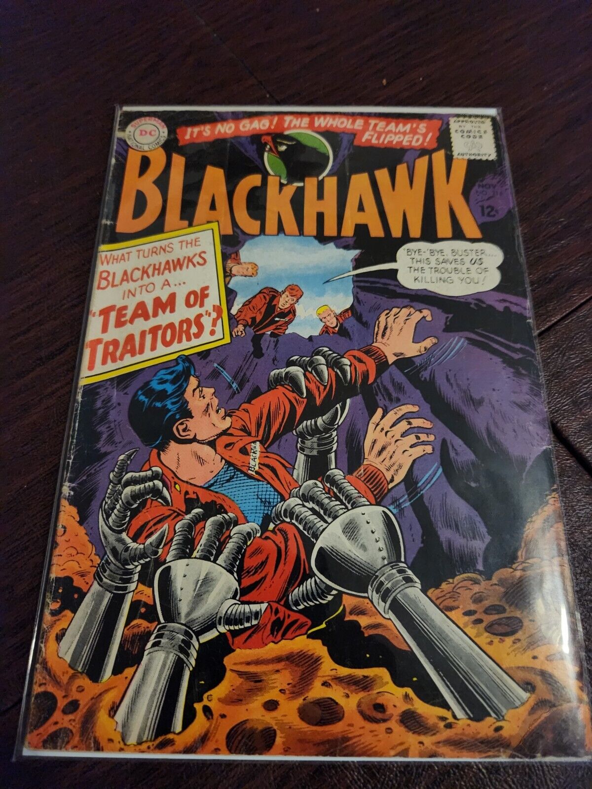 Blackhawk #214 DC COMIC BOOK 5.0 V11-13