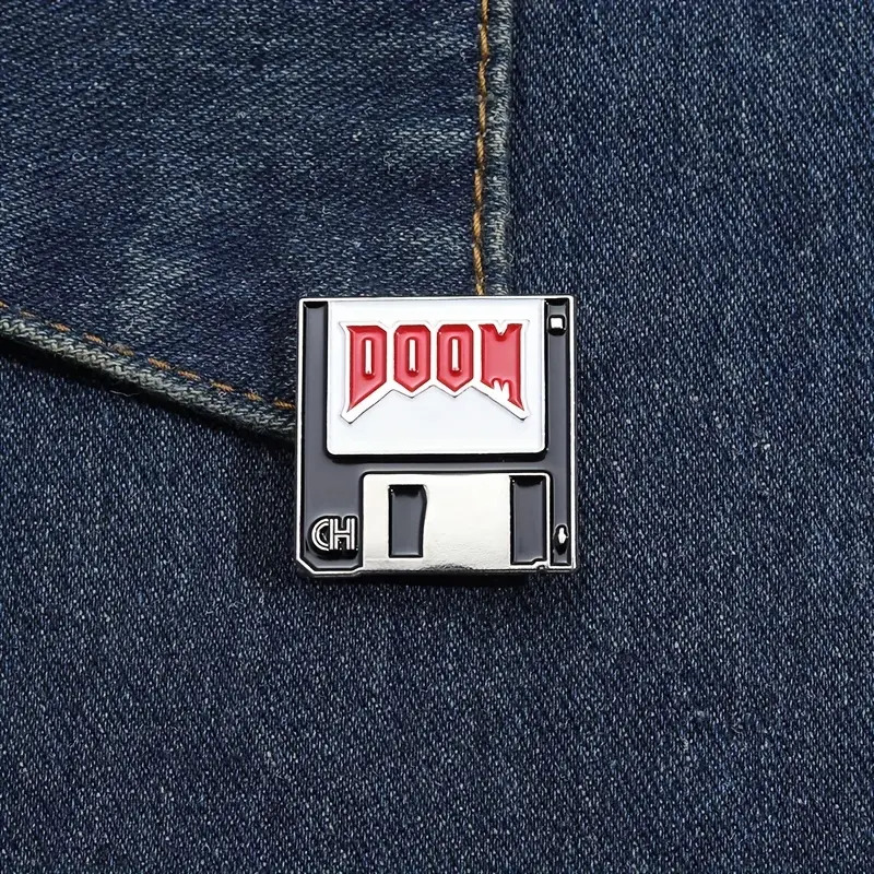 Doom Floppy Disc Video Game Pin Brooch Badge Lapel Enamel NEW