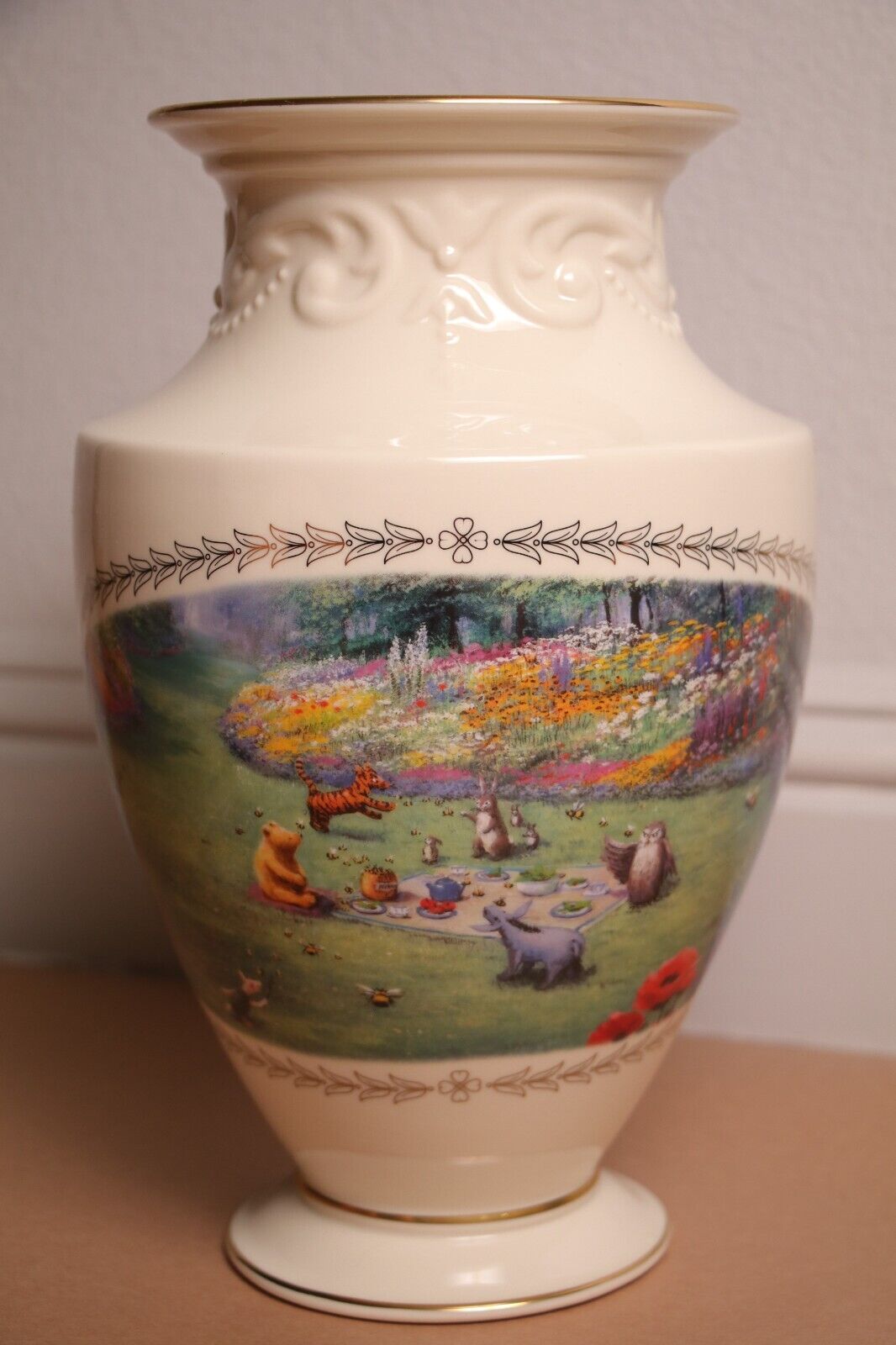 Lenox 2002 Disney A Grand Afternoon Vase 11” Tall Winnie The Pooh Ivory China