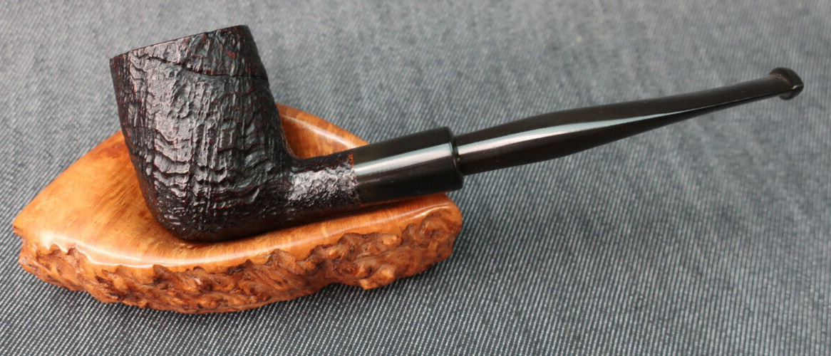 SAVINELLI Punto Oro #104 Italian Sitter Tobacco Pipe ~ Black Rustic Briar Italy