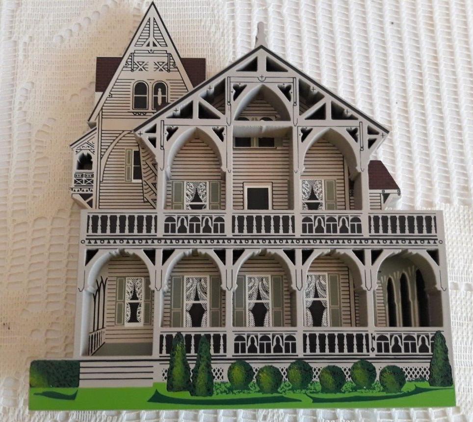 Sheila's Collectibles Clark House Branford, Connecticut Boxed Wooden Preown 1996
