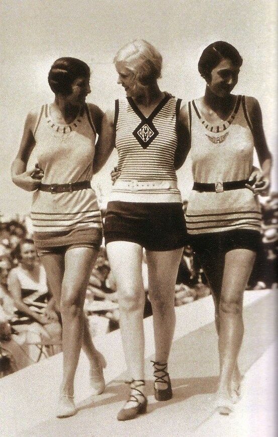 Vintage Flapper 3 gals Swimsuits Photo 1 1920s Flappers Jazz Prohibition  