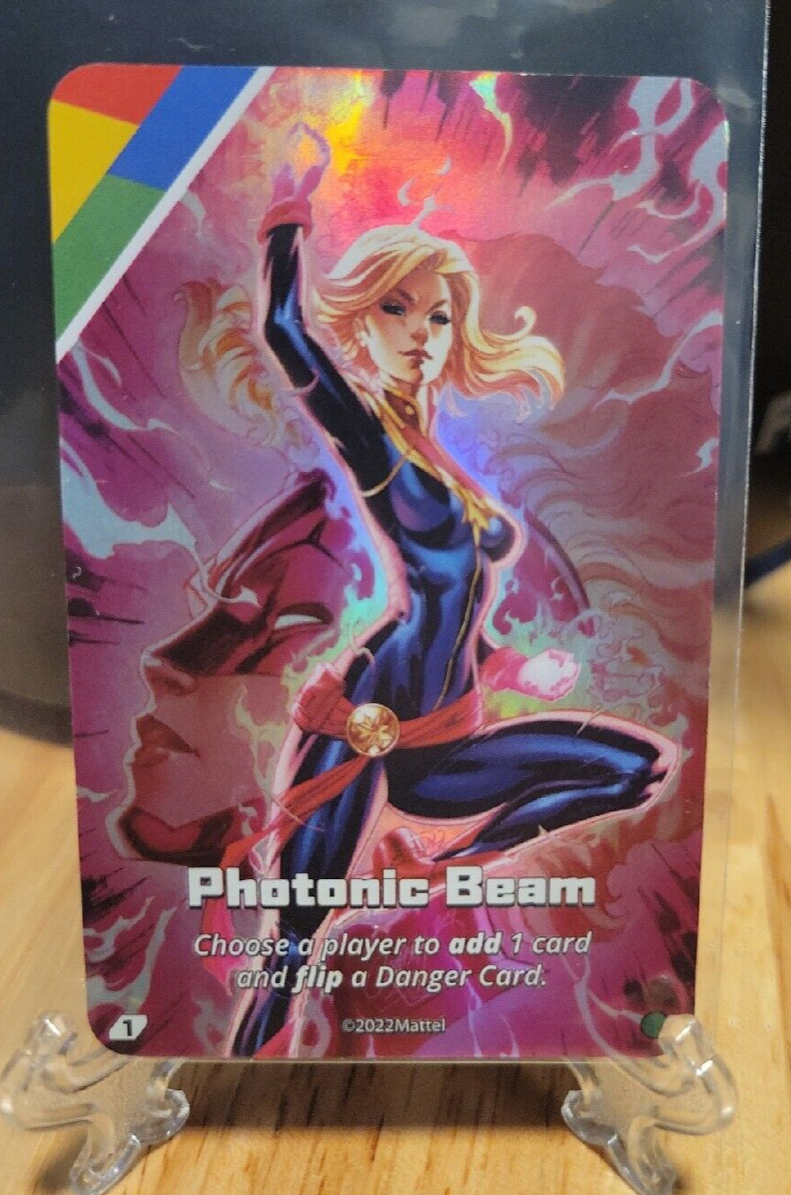 2022 UNO Ultimate Marvel Card Game Photonic Beam Chase Foil Card Captain Marvel