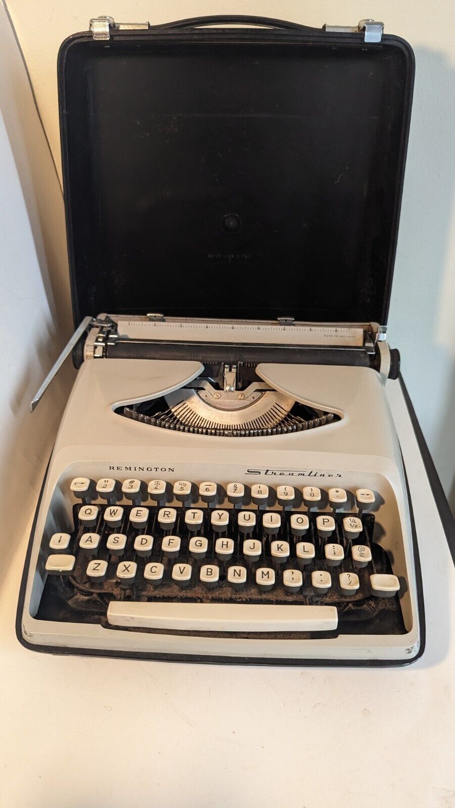 Vintage 1960s Remington Typewriter In Case