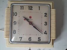 Vintage 1940s Art Deco Telechron Kitchen Wall Clock Model 2H15S Square Bakelite picture