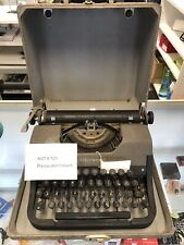 Vintage Underwood Typewriter 1940's with case Locking.  Working picture