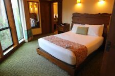 Treehouse Villas at Disney's Saratoga Springs Resort Bed Runner NEW picture