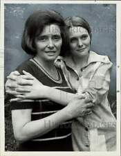 1975 Press Photo Actress Patricia Neal and daughter Tessa Dahl - lra85684 picture