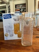 GIBSON EVERYDAY CLEAR GLASS PITCHER W/LID SET WITH 4 TUMBLER GLASSES NIB picture
