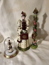 Avon 2006 Mrs. Albee President's Club Figurine & Miniature With Lamp Post picture