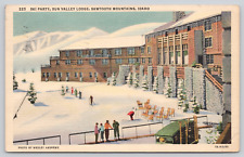 Ski Party SUN VALLEY LODGE Sawtooth Mountains, Idaho c1940s Linen Vintage A574 picture
