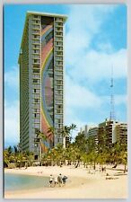 Rainbow Towers Hilton Hawaiian Village Duke Kahanamoku Beach Hawaii VNG Postcard picture