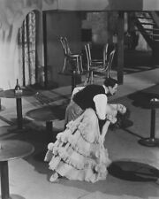 Cover Girl 1944 Gene Kelly Rita Hayworth Dramatic Dancing Scene 8x10 Photo picture