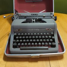 Nice Royal Quiet De Luxe Portable Typewriter With Case  picture