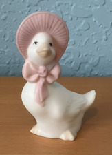 Golden Memories by LLADRO ~White Duck with Pink Hat Figurine 1992~ 3.5