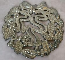 Vintage Trivet Christmas Holly Wreath  Godinger Silverplated Footed Wall Hanging picture