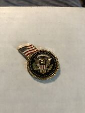 Hat Lapel Pin US Presidential Seal with Flag (R404) 1in Tall picture