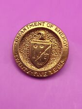 Vintage Department of Energy 25 Twenty five Years Pin Back Badge Lapel Hat Pin picture