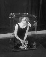 Beatrice Houdini wife of Harry Houdini locked in a plate glass - 1928 Old Photo picture